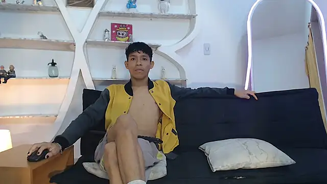 BEAUTY BOYS1 online show from 10/10/25, 07:09