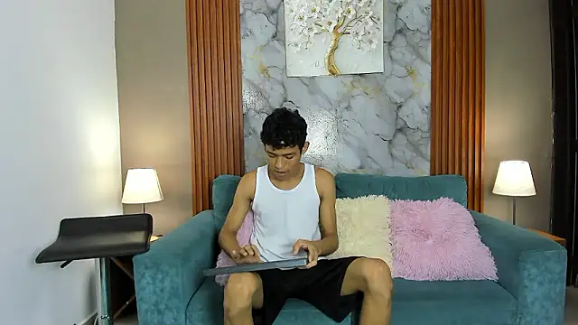 BEAUTY BOYS1 online show from 03/08/26, 02:20