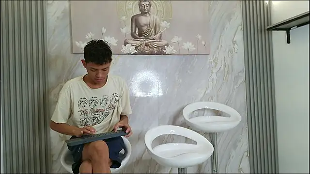 BEAUTY BOYS1 online show from 02/01/26, 07:39