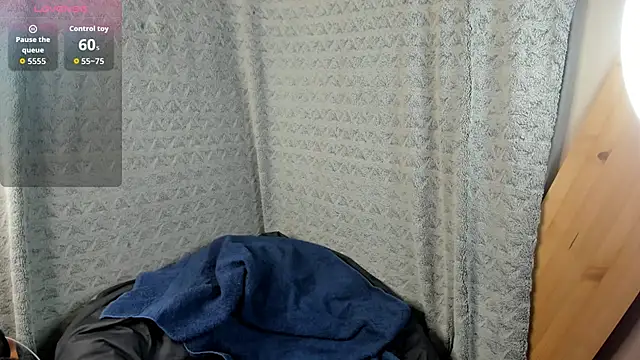 MiaLores online show from 10/23/25, 08:57