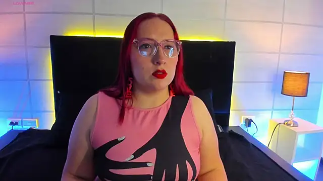 fieryluciana online show from 10/17/25, 04:05