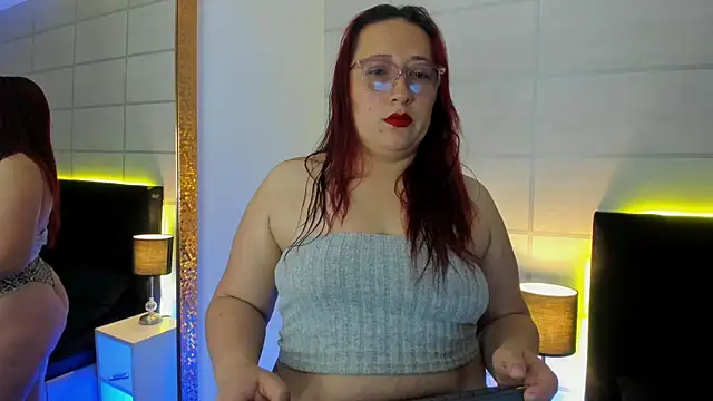 fieryluciana online show from 10/01/25, 04:06