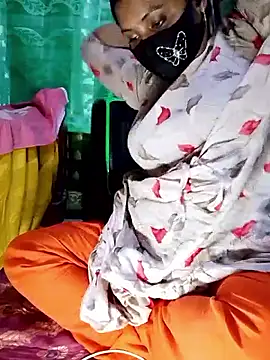 Snapshot of Mistompa24 chatting on 11/25/25, 04:57 Mistompa24 online show from 11/25/25, 04:57