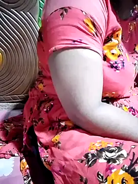 Snapshot of Mistompa24 chatting on 10/13/25, 04:08 Mistompa24 online show from 10/13/25, 04:08