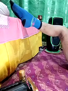 Snapshot of Mistompa24 chatting on 12/14/25, 02:44 Mistompa24 online show from 12/14/25, 02:44