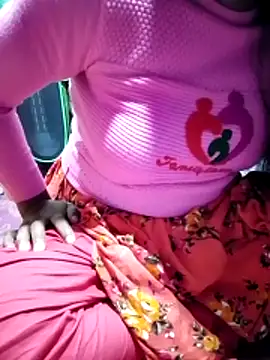 Snapshot of Mistompa24 chatting on 12/15/25, 02:23 Mistompa24 online show from 12/15/25, 02:23