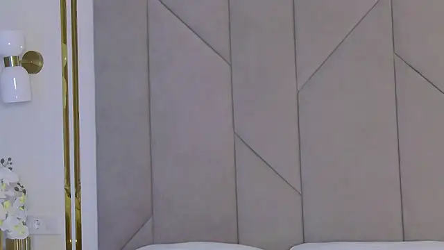 Touch me online show from 10/05/25, 04:31