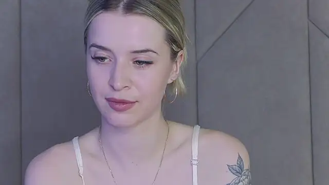 Touch me online show from 10/01/25, 03:49