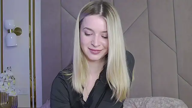 Touch me online show from 10/11/25, 04:19