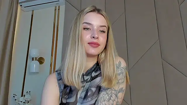 Touch me online show from 09/19/25, 02:43