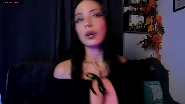 Snapshot of Seraphine_hell chatting on 05/28/26, 06:10 Seraphine hell online show from 05/28/26, 06:10