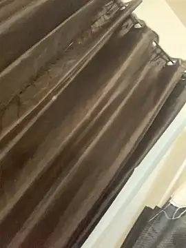 Snapshot of DanBfl chatting on 12/22/25, 10:10 DanBfl online show from 12/22/25, 10:10