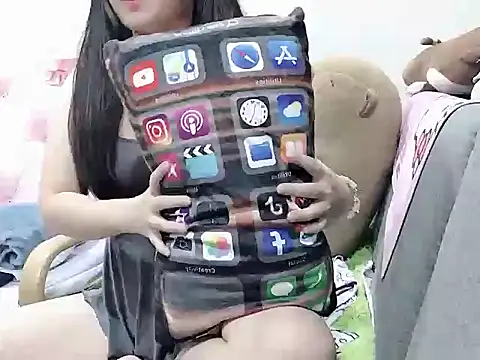 Snapshot of Stella-869 chatting on 09/27/25, 04:13 Stella-869 online show from 09/27/25, 04:13