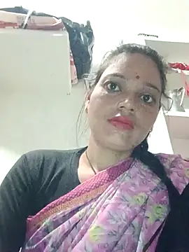 Snapshot of Dikchahot chatting on 10/14/25, 12:33 Dikchahot online show from 10/14/25, 12:33