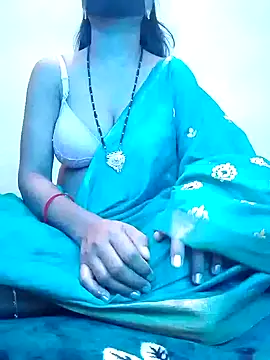 Snapshot of Mohini_Josh069 chatting on 05/28/26, 12:18 Mohini Josh069 online show from 05/28/26, 12:18