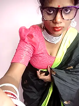 Snapshot of Mohini_Josh069 chatting on 11/15/25, 04:00 Mohini Josh069 online show from 11/15/25, 04:00