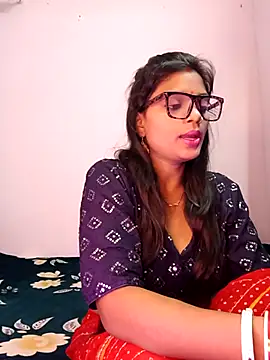 Snapshot of Mohini_Josh069 chatting on 09/22/25, 10:49 Mohini Josh069 online show from 09/22/25, 10:49