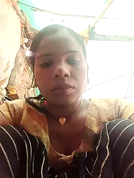 Snapshot of Rubi_sarma chatting on 12/22/25, 06:35 Rubi sarma online show from 12/22/25, 06:35