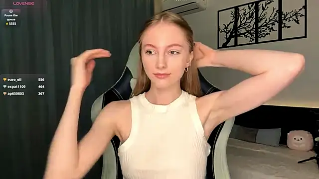 BrightAnnie online show from 11/23/25, 04:06