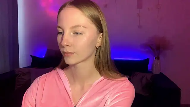 BrightAnnie online show from 09/17/25, 03:14