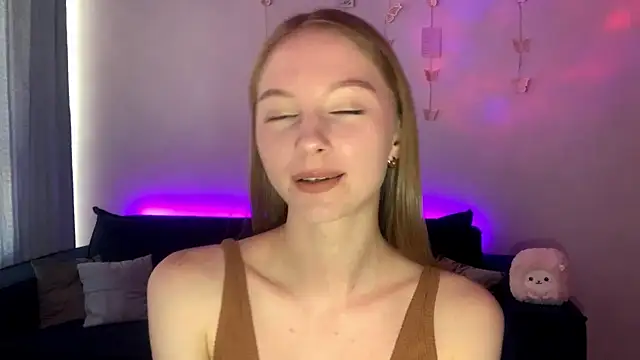 BrightAnnie online show from 09/14/25, 01:00