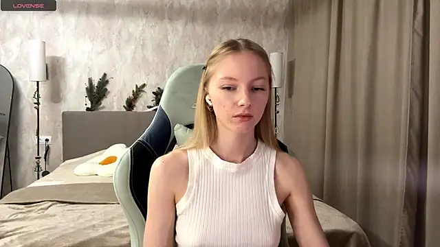 BrightAnnie online show from 12/17/25, 02:11