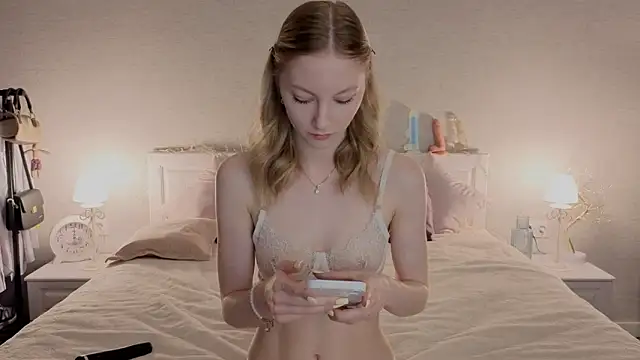 BrightAnnie online show from 03/20/26, 01:56