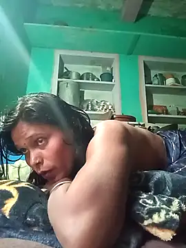 Snapshot of cute_diya_12 chatting on 10/29/25, 01:48 cute diya 12 online show from 10/29/25, 01:48