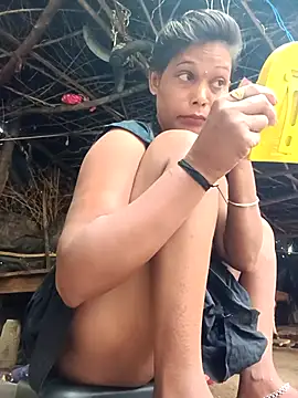 Snapshot of cute_diya_12 chatting on 11/30/25, 03:07 cute diya 12 online show from 11/30/25, 03:07