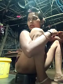 Snapshot of cute_diya_12 chatting on 12/16/25, 02:43 cute diya 12 online show from 12/16/25, 02:43