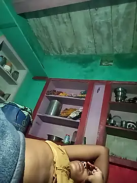 Snapshot of cute_diya_12 chatting on 10/22/25, 03:11 cute diya 12 online show from 10/22/25, 03:11