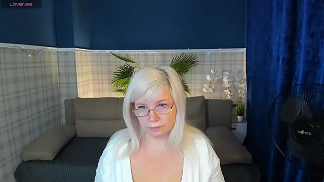 Hella Fabel online show from 01/15/26, 01:09