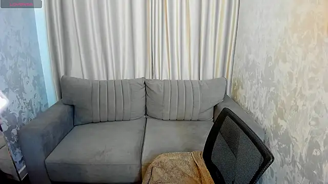Snapshot of Hella_Fabel chatting on 09/22/25, 01:00 Hella Fabel online show from 09/22/25, 01:00