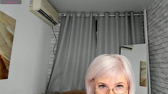 Hella Fabel online show from 12/14/25, 01:12