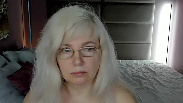 Snapshot of Hella_Fabel chatting on 05/30/26, 01:12 Hella Fabel online show from 05/30/26, 01:12