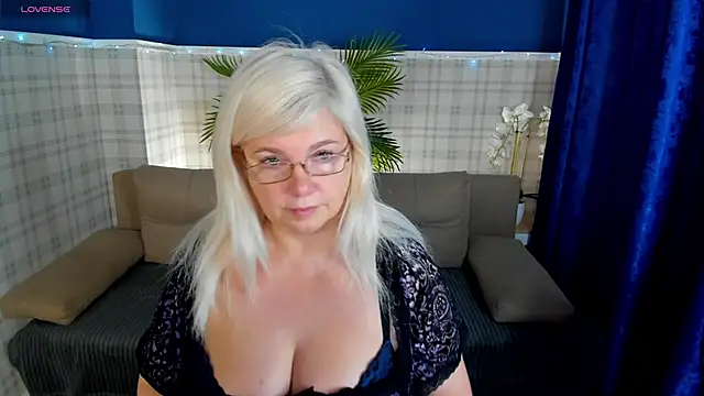 Hella Fabel online show from 11/29/25, 01:06