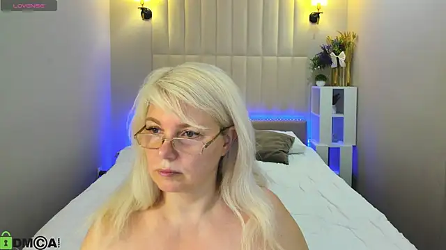 Hella Fabel online show from 06/15/26, 01:06