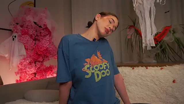 Snapshot of EviaRabasca chatting on 10/28/25, 11:09 EviaRabasca online show from 10/28/25, 11:09