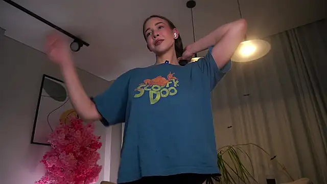 Snapshot of EviaRabasca chatting on 11/06/25, 11:25 EviaRabasca online show from 11/06/25, 11:25