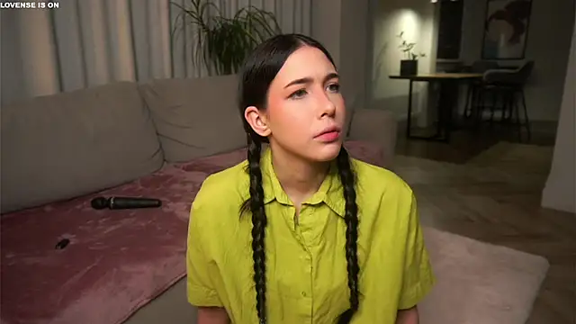 Snapshot of EviaRabasca chatting on 11/20/25, 11:33 EviaRabasca online show from 11/20/25, 11:33