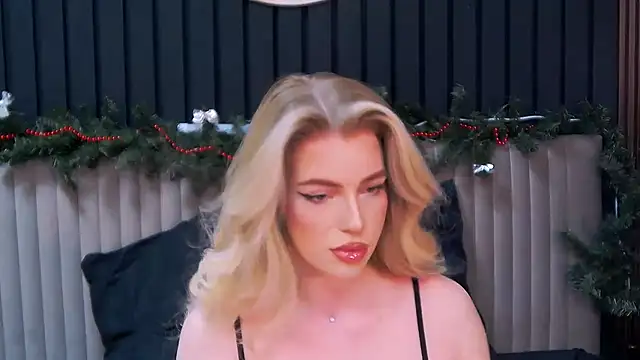 MilanaCeleste online show from 12/21/25, 12:13