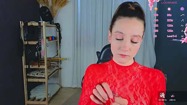 laracroftmansion online show from 05/05/26, 03:15