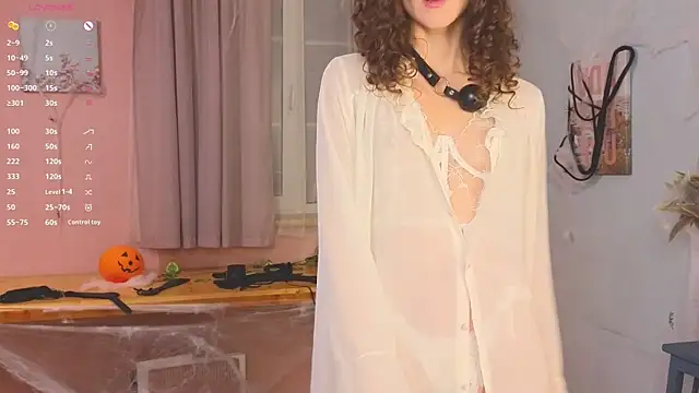 laracroftmansion online show from 10/28/25, 06:18