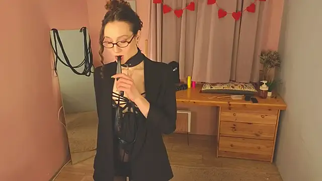 laracroftmansion online show from 02/19/26, 04:26