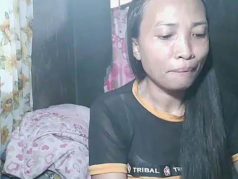 Snapshot of pinayhotii chatting on 11/19/25, 06:13 pinayhotii online show from 11/19/25, 06:13