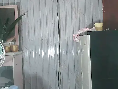 Snapshot of pinayhotii chatting on 10/11/25, 11:06 pinayhotii online show from 10/11/25, 11:06