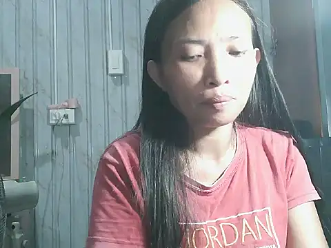 Snapshot of pinayhotii chatting on 11/18/25, 10:51 pinayhotii online show from 11/18/25, 10:51