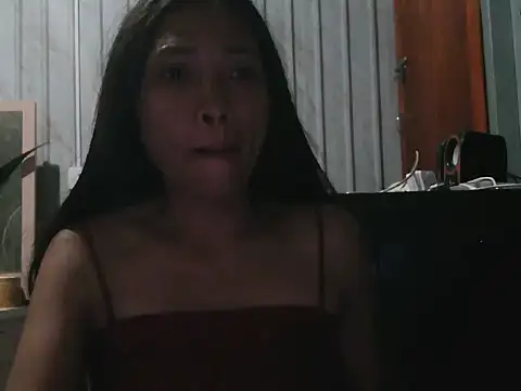 Snapshot of pinayhotii chatting on 11/12/25, 06:01 pinayhotii online show from 11/12/25, 06:01