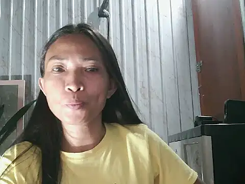 Snapshot of pinayhotii chatting on 10/28/25, 01:10 pinayhotii online show from 10/28/25, 01:10