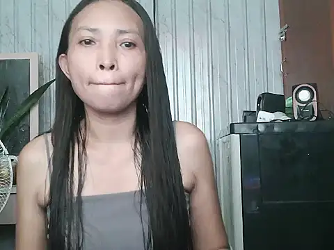 Snapshot of pinayhotii chatting on 10/21/25, 02:33 pinayhotii online show from 10/21/25, 02:33